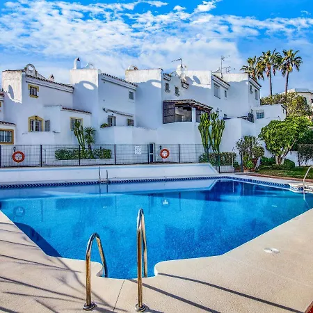 Hébergement de vacances Modern In Artola With Swimming Pool